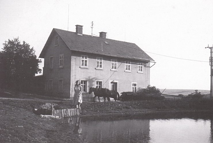 Schulhaus Vierschau